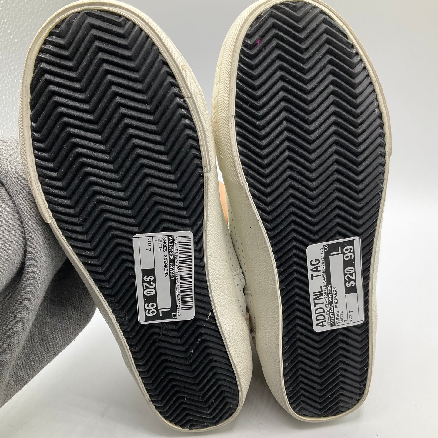 Shoes Sneakers By Vintage Havana In White, Size: 7