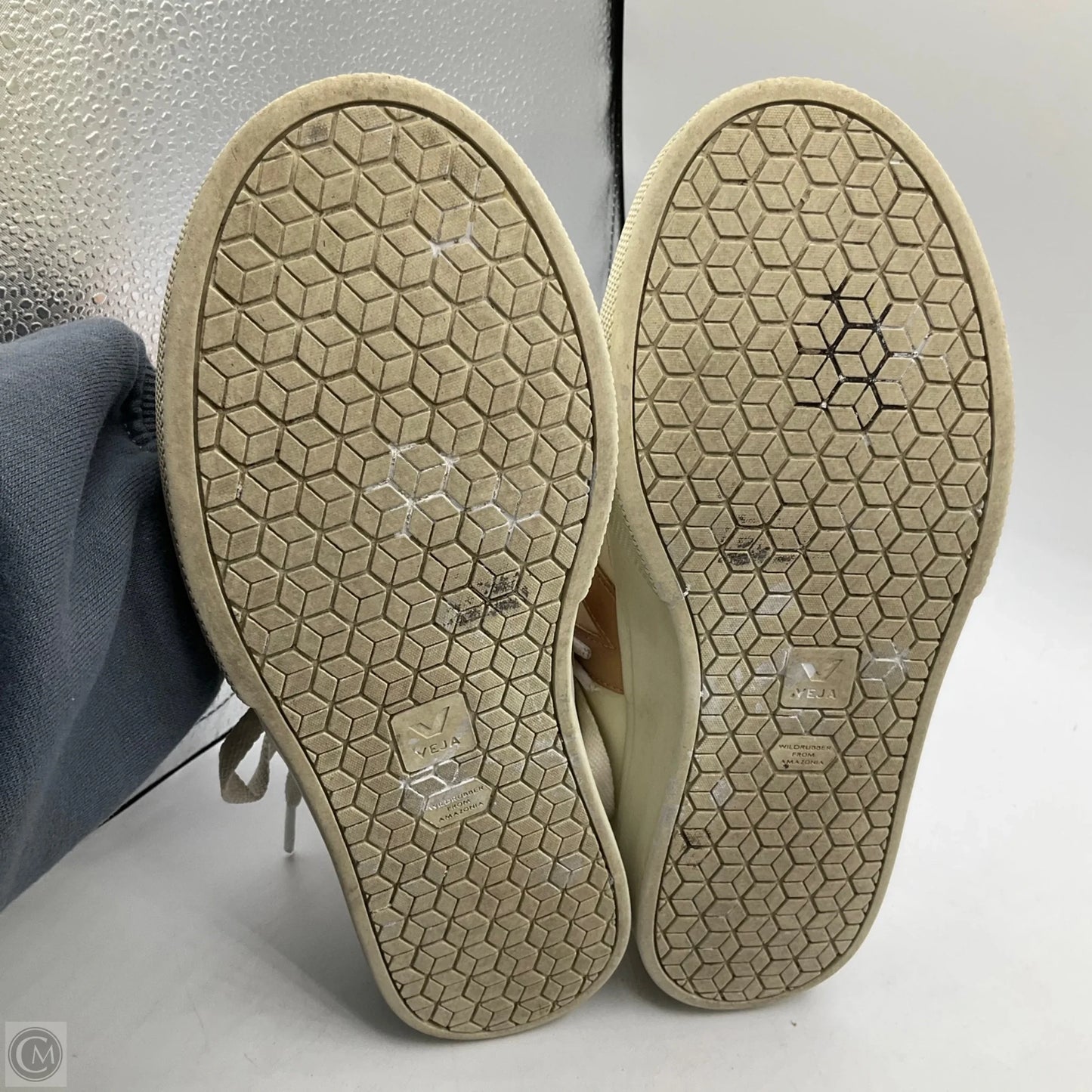 Shoes Sneakers By Veja In Cream & Tan, Size: 8