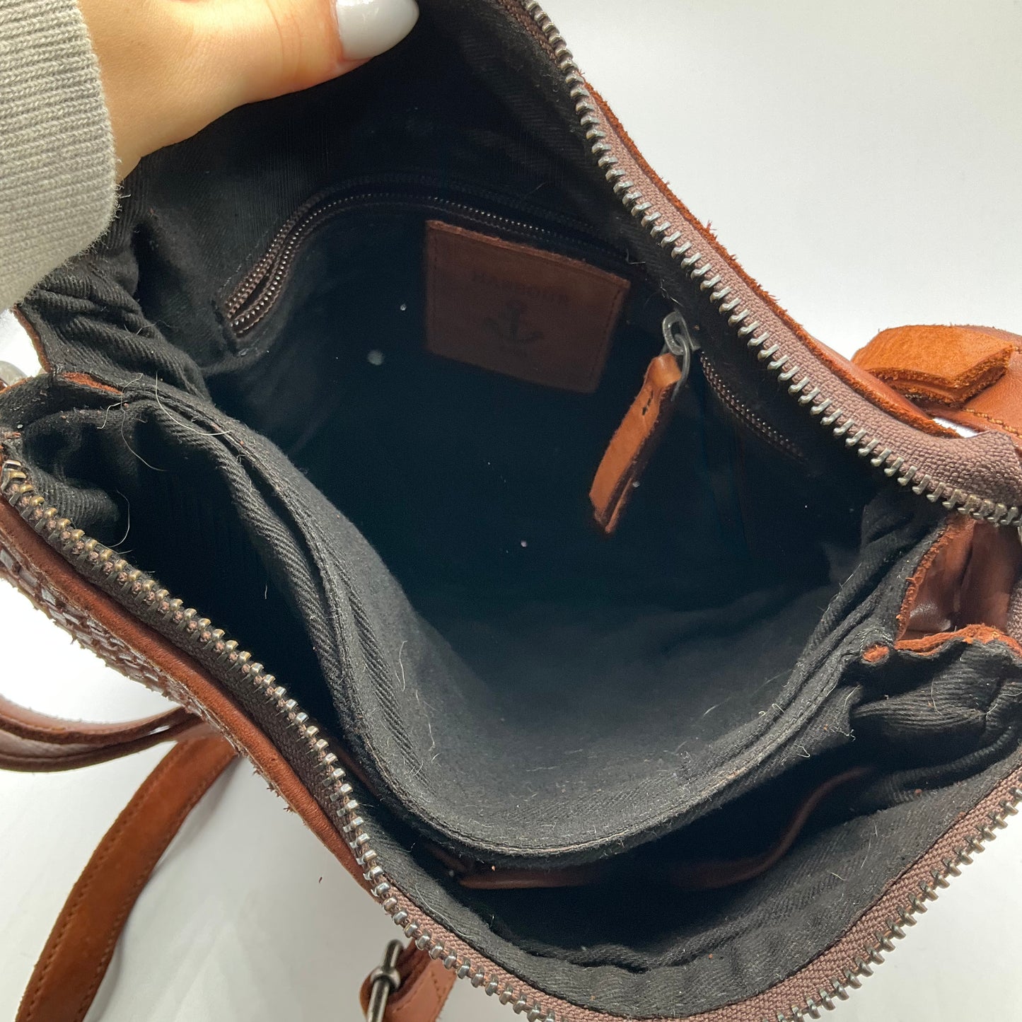 Crossbody Leather By Cmc, Size: Medium