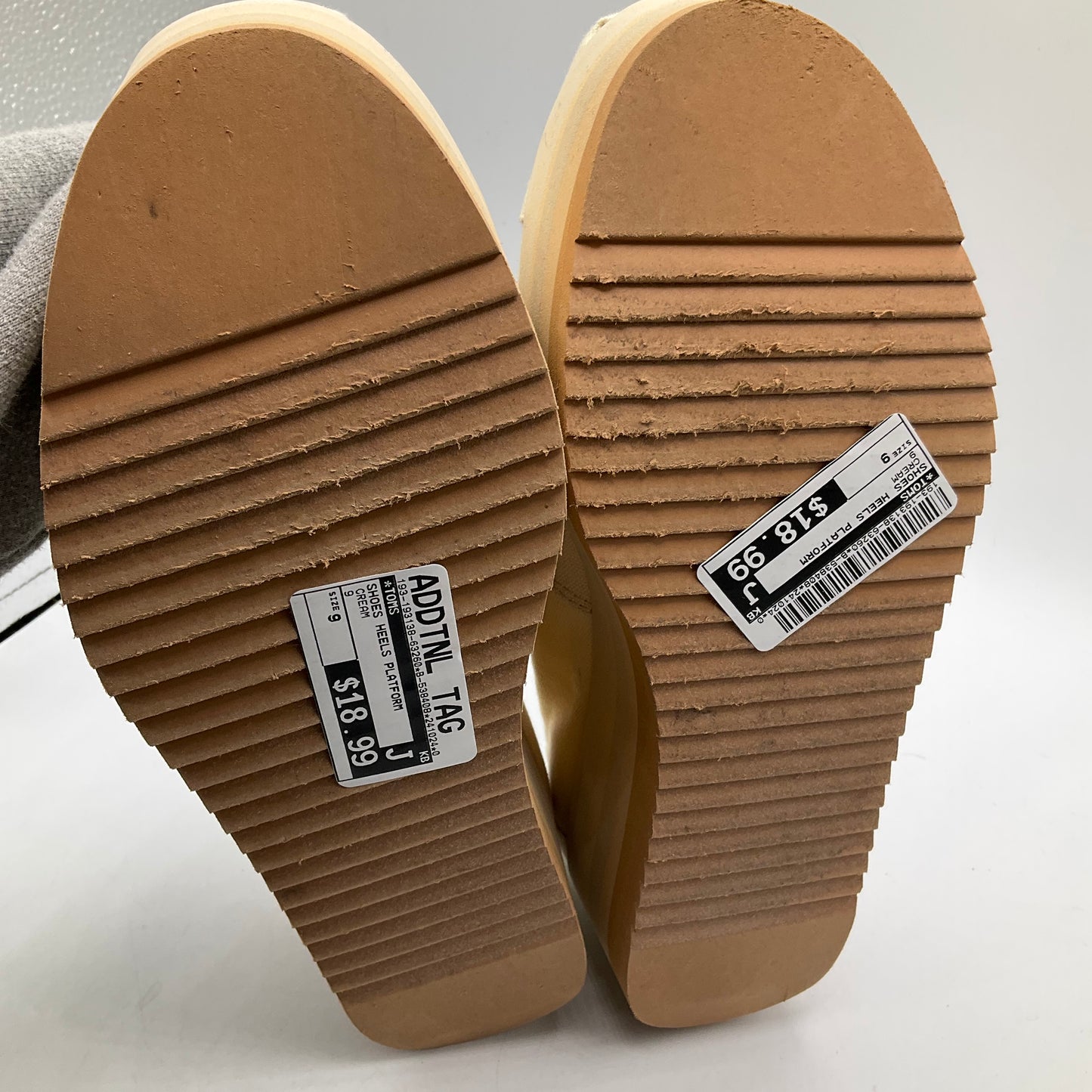 Shoes Heels Platform By Toms In Cream, Size: 9