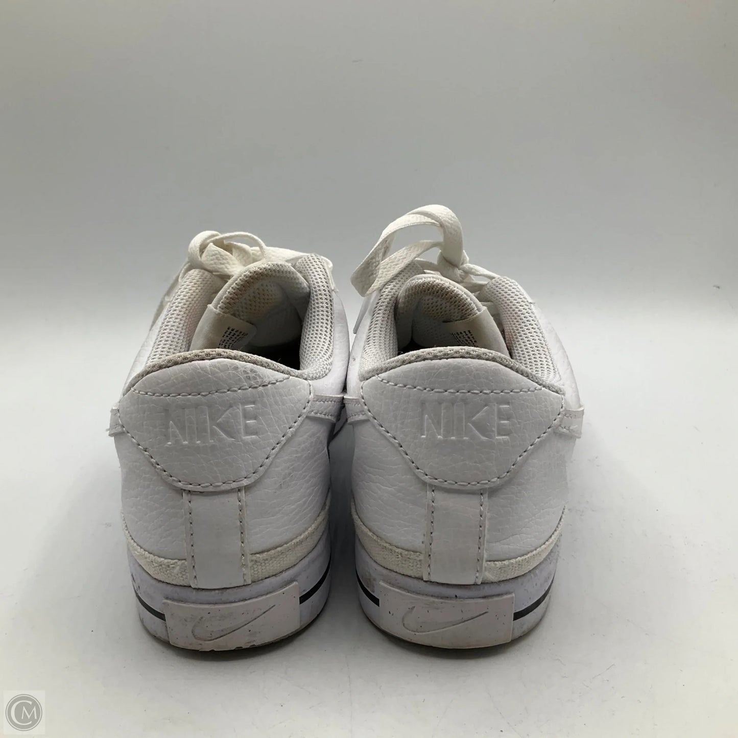 Shoes Sneakers By Nike In White, Size: 6