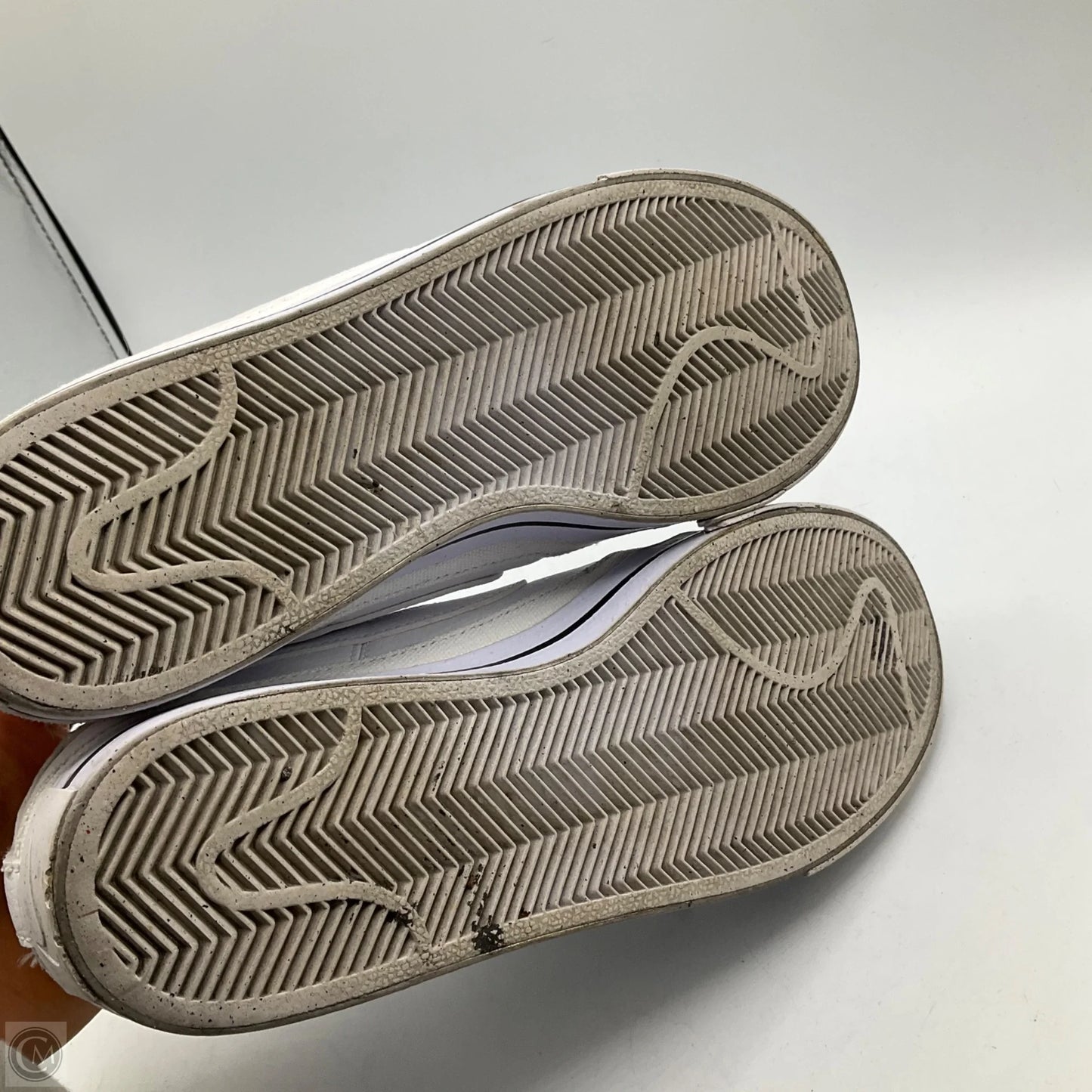 Shoes Sneakers By Nike In White, Size: 6