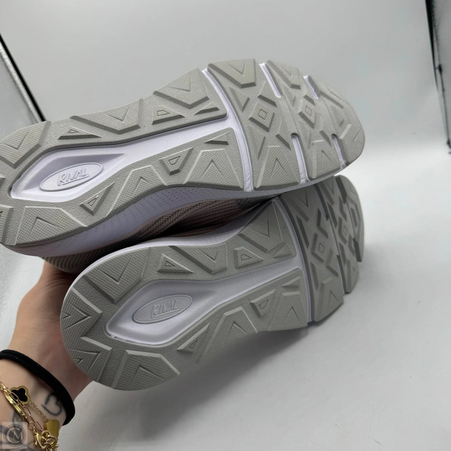 Shoes Athletic By Cmb In Grey, Size: 8.5