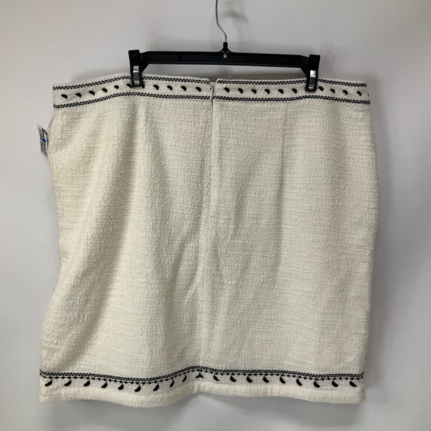 Skirt Mini & Short By Dolan Left Coast In Cream, Size: Xl