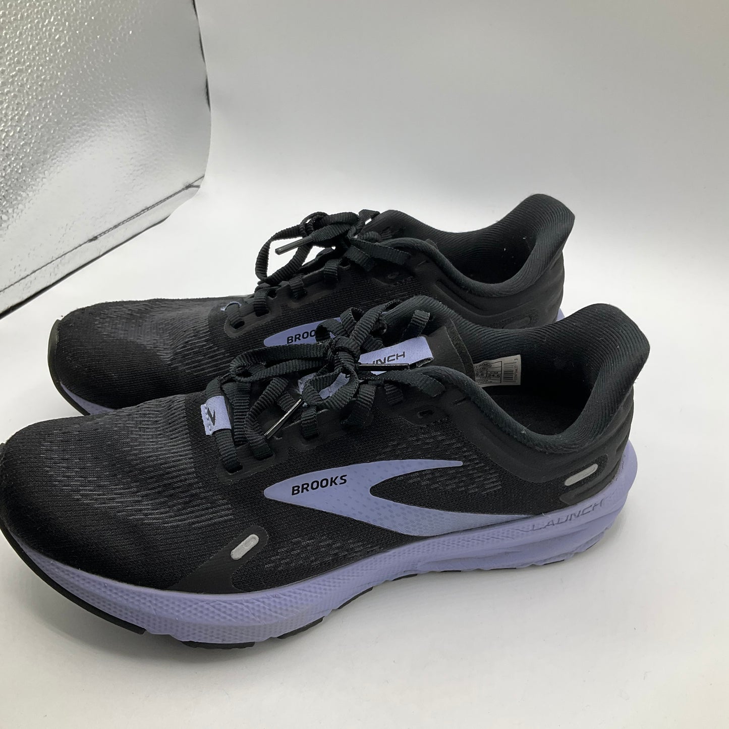 Shoes Athletic By Brooks In Black & Blue, Size: 7.5