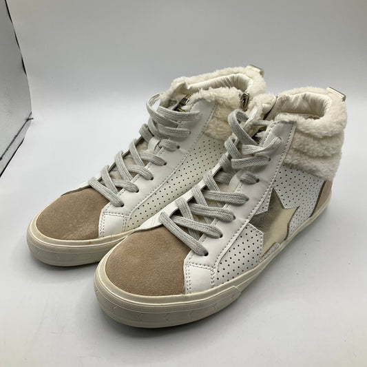 Shoes Sneakers By Vintage Havana In White, Size: 7