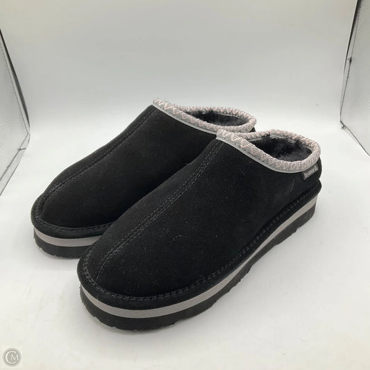 Shoes Flats By Bearpaw In Black, Size: 9