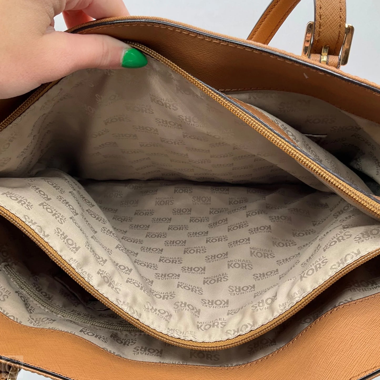 Handbag Designer By Michael Kors, Size: Medium