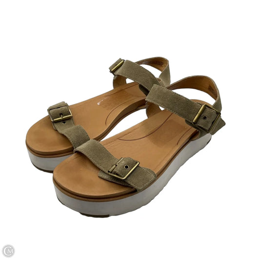 Sandals Designer By Ugg In Tan & White, Size: 10