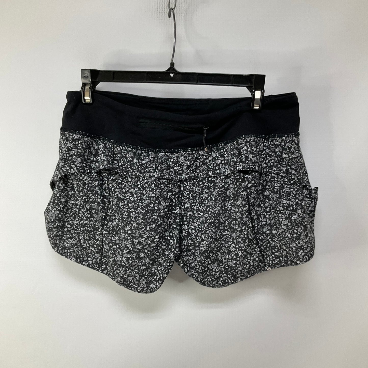 Athletic Shorts By Lululemon In Black, Size: 6