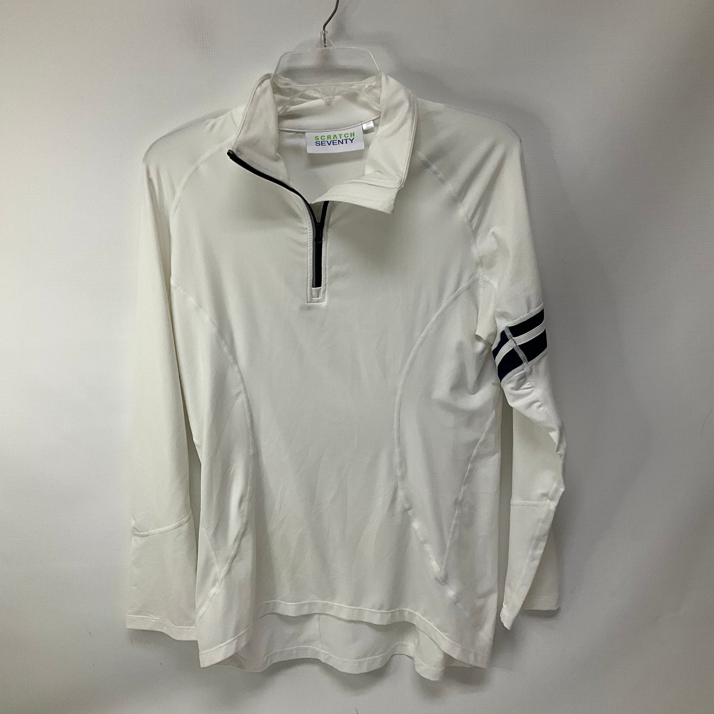 Athletic Top Long Sleeve Collar By Cma In White, Size: M