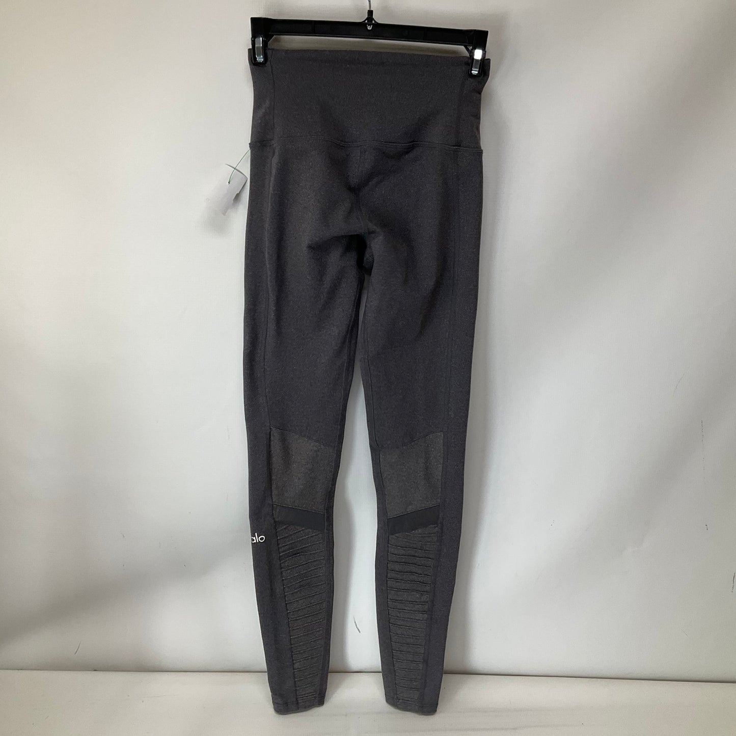 Athletic Leggings By Alo In Grey, Size: Xs