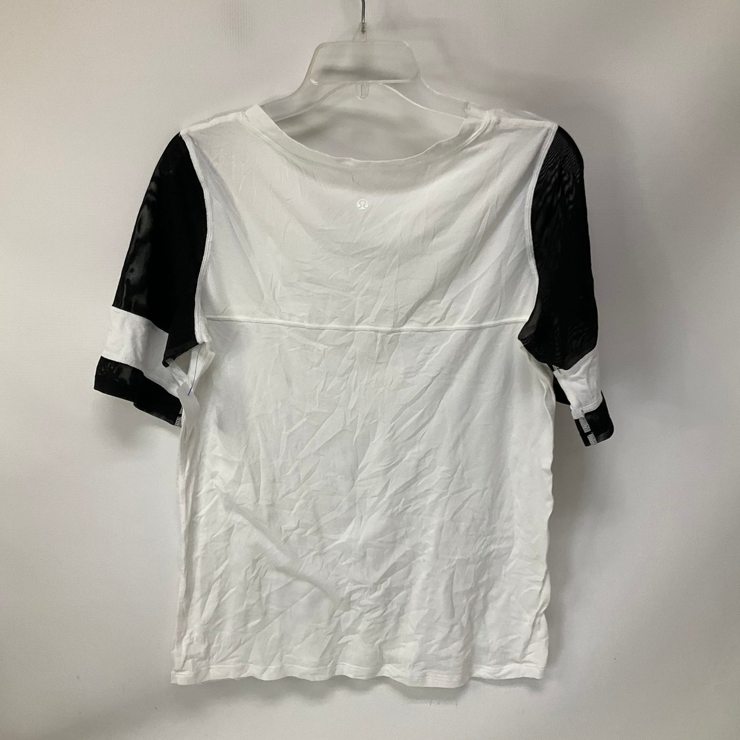 Athletic Top Short Sleeve By Lululemon In Black & White, Size: 6