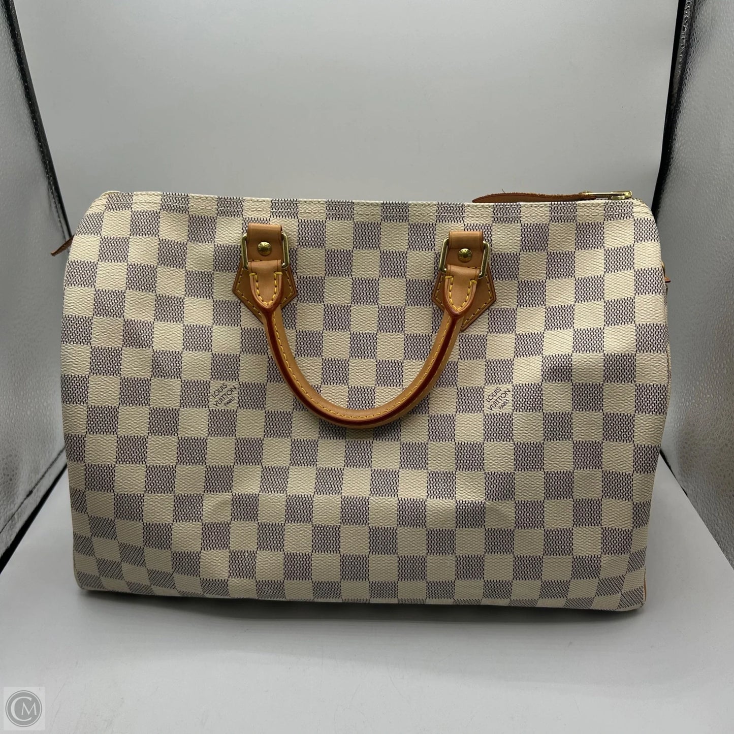 Handbag Luxury Designer By Louis Vuitton, Size: Medium