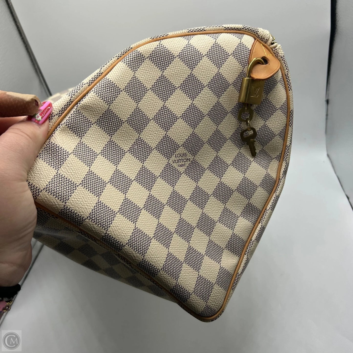 Handbag Luxury Designer By Louis Vuitton, Size: Medium