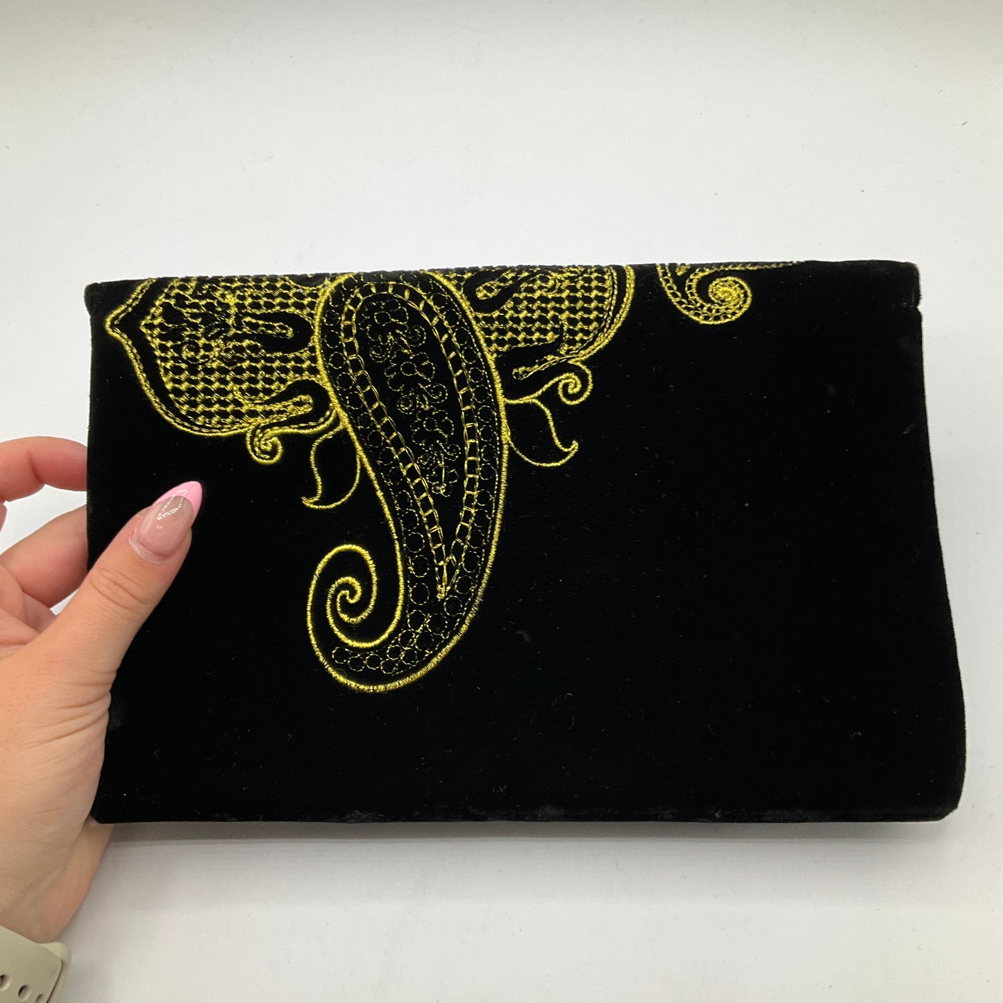 Clutch By Clothes Mentor, Size: Medium