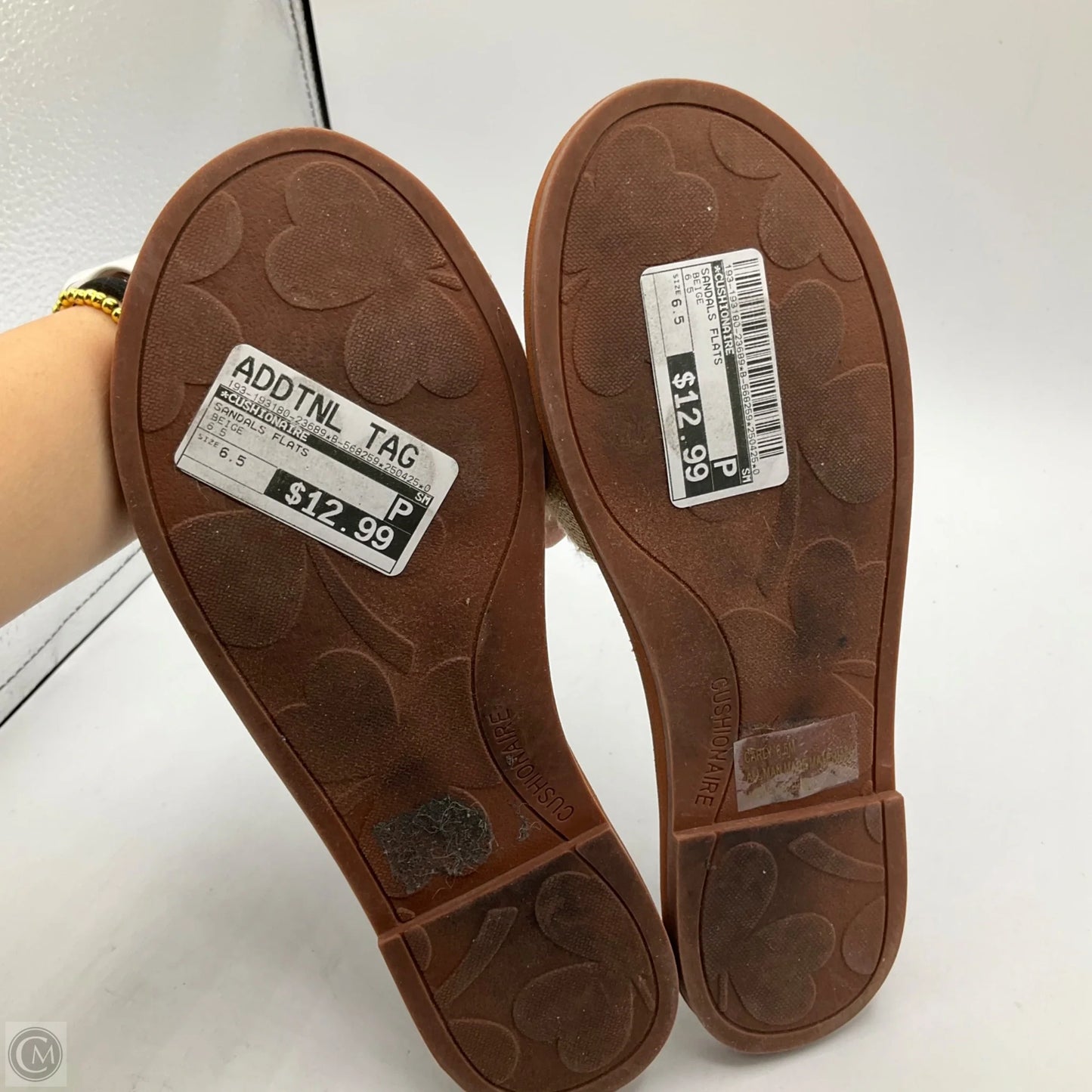 Sandals Flats By Cushionaire In Beige, Size: 6.5