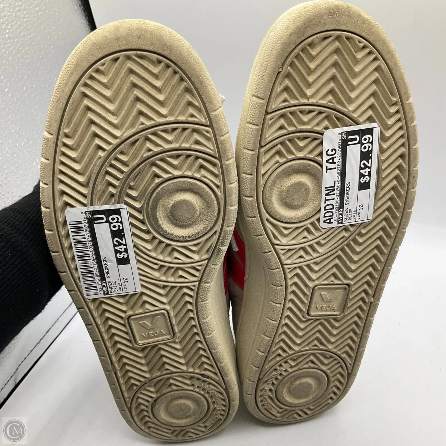 Shoes Sneakers By Veja In Beige, Size: 10