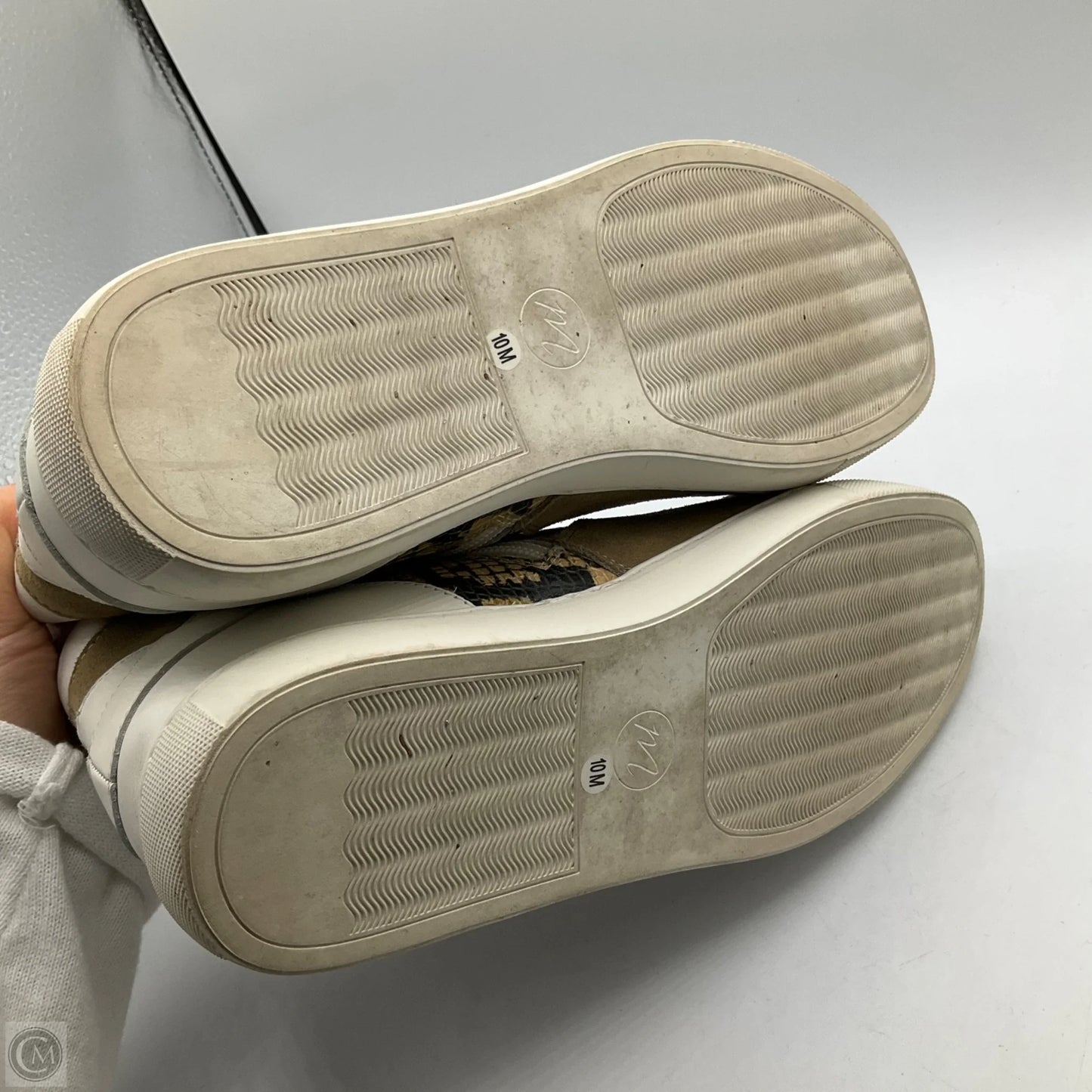 Shoes Sneakers By Matisse In Gold & White, Size: 10