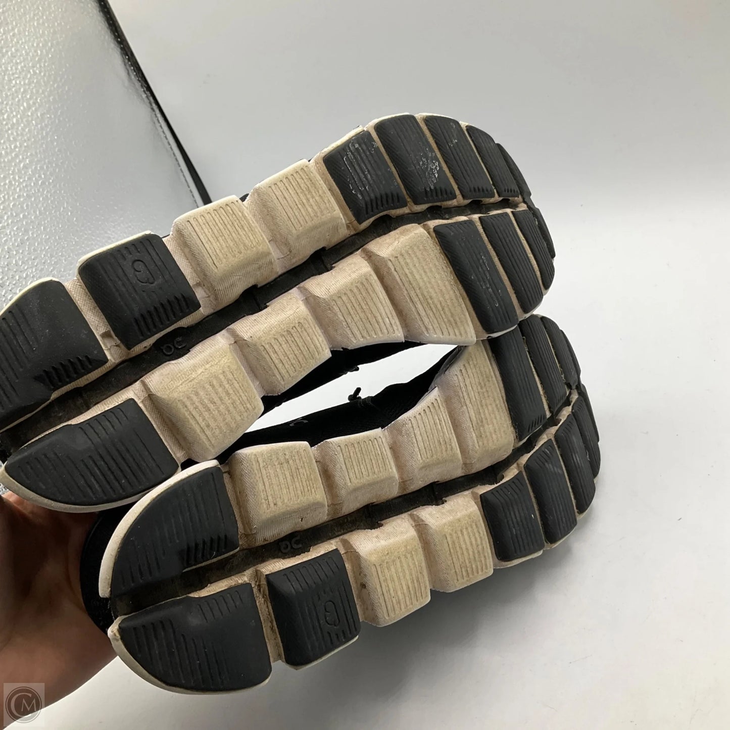 Shoes Athletic By On In Black, Size: 9.5