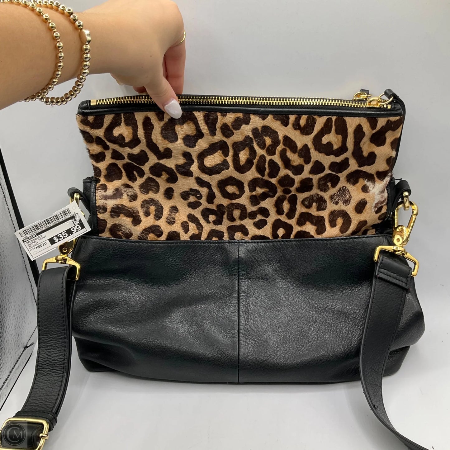 Crossbody By Margot, Size: Medium