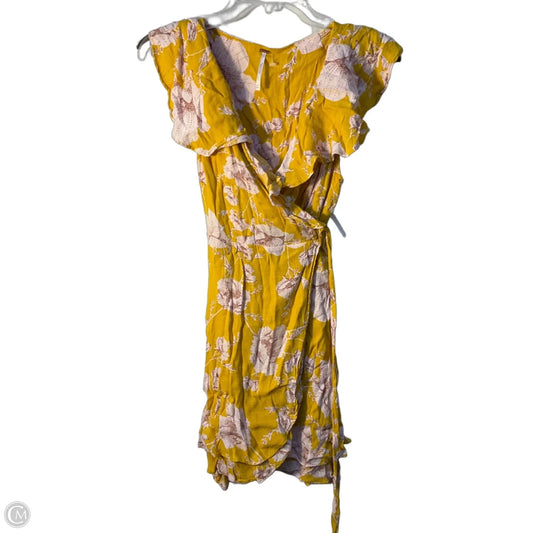 Dress Casual Short By Free People In White & Yellow, Size: M