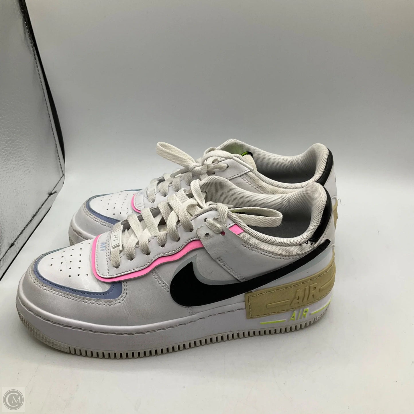 Shoes Sneakers By Nike In White, Size: 8