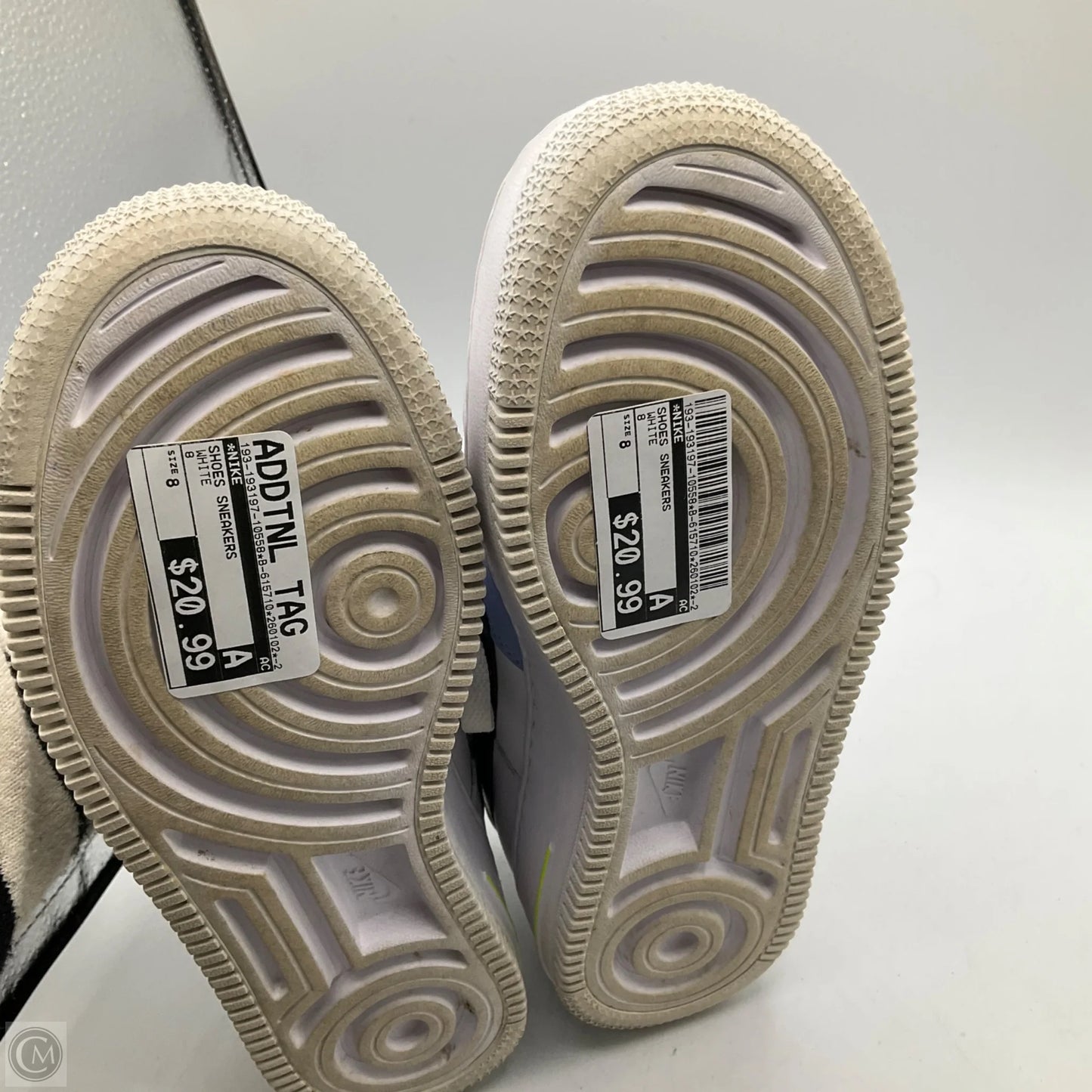 Shoes Sneakers By Nike In White, Size: 8