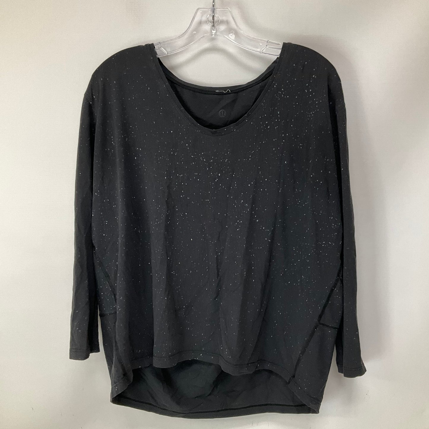 Athletic Top Long Sleeve Crewneck By Lululemon In Grey, Size: 4