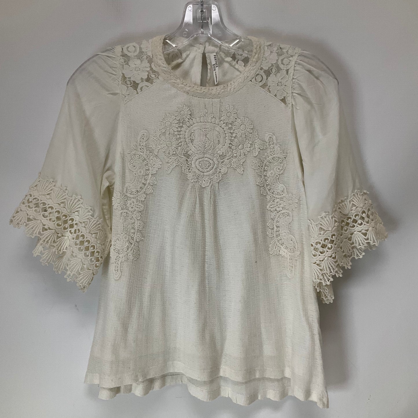 Top Short Sleeve By Anthropologie In White, Size: Xs