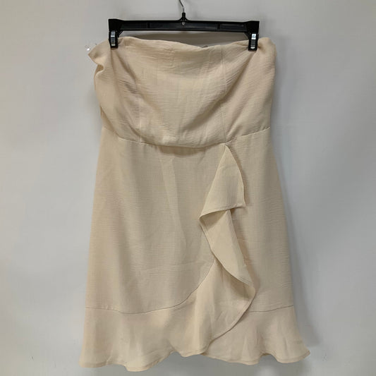 Cream Dress Casual Short Le Lis, Size M