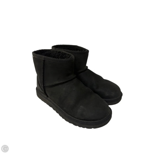 Boots Designer By Ugg In Black, Size: 7