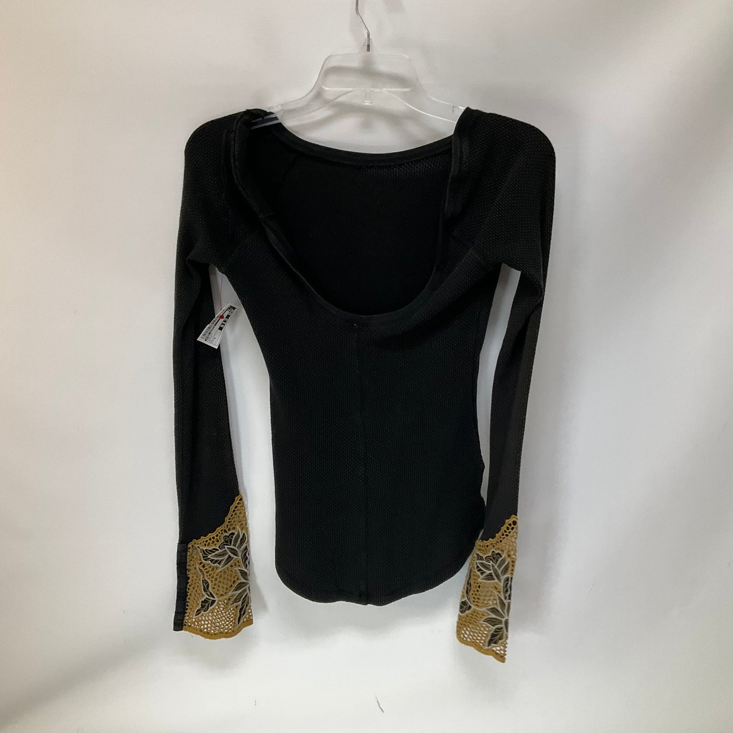 Top Long Sleeve By Free People In Black, Size: S