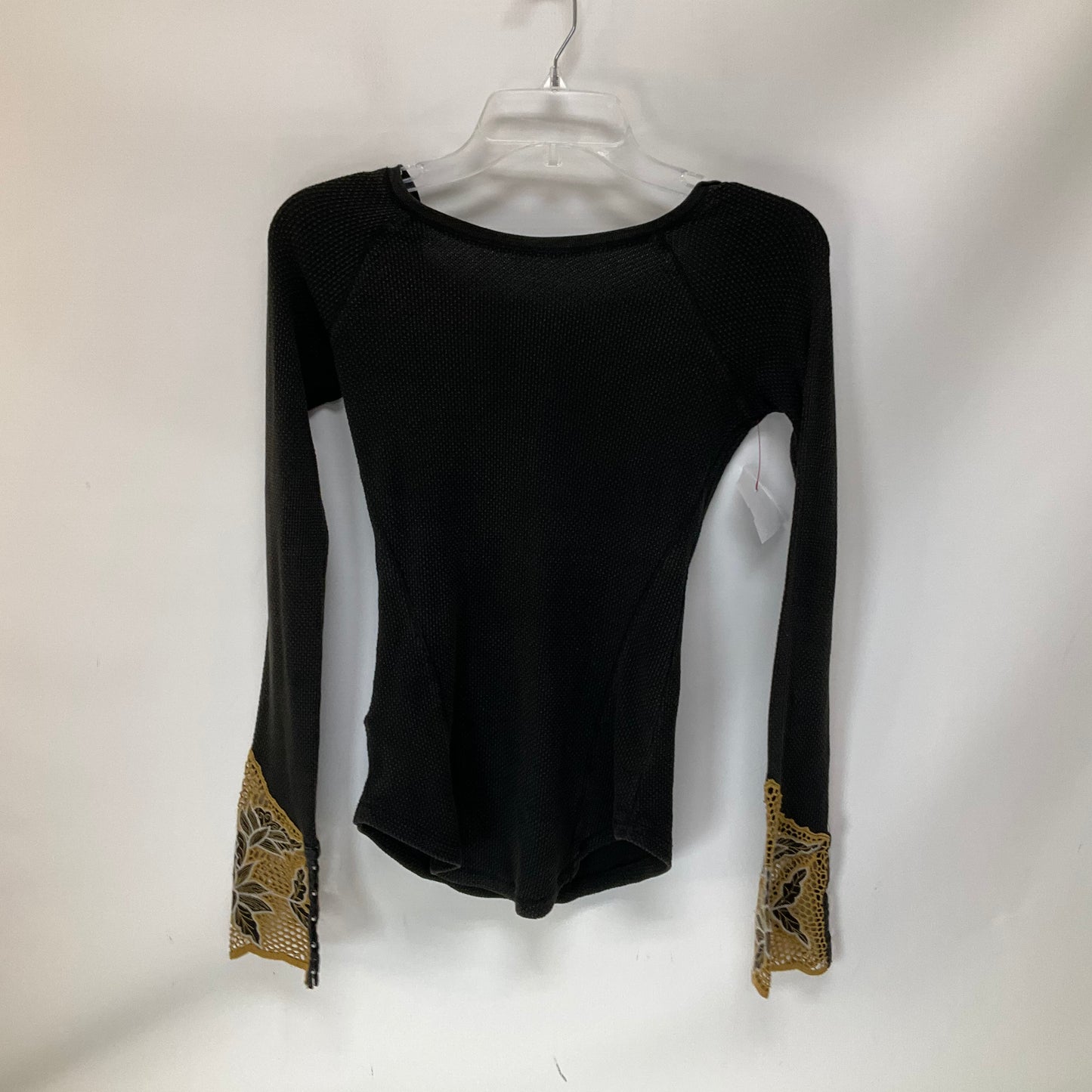 Top Long Sleeve By Free People In Black, Size: S