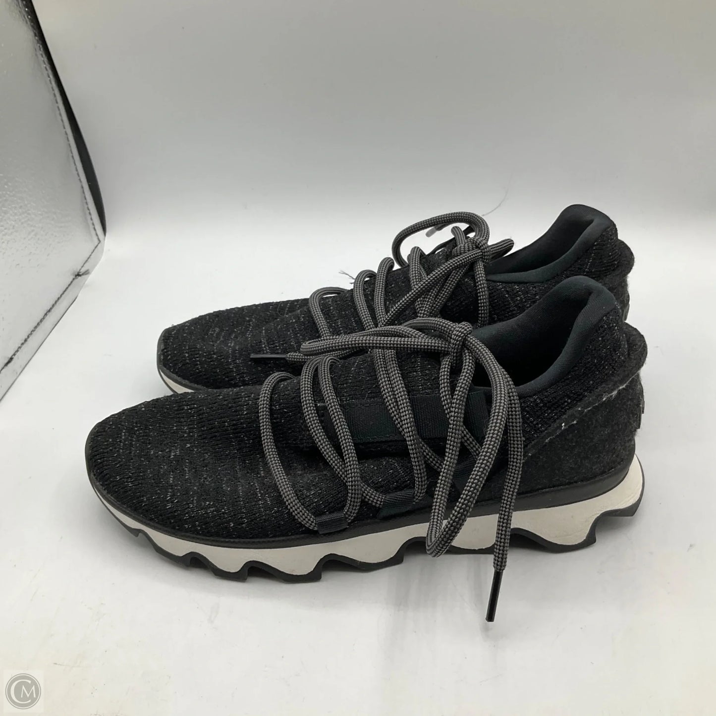 Shoes Sneakers By Sorel In Black, Size: 6.5