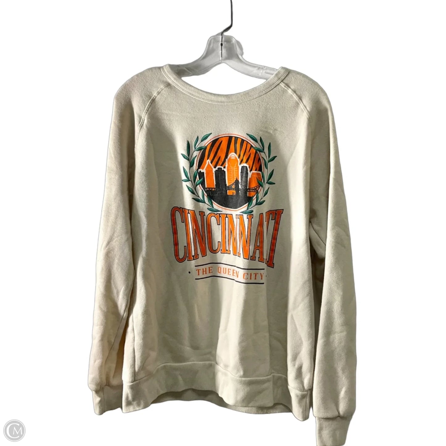 Athletic Sweatshirt Crewneck By Clothes Mentor In Cream & Orange, Size: M