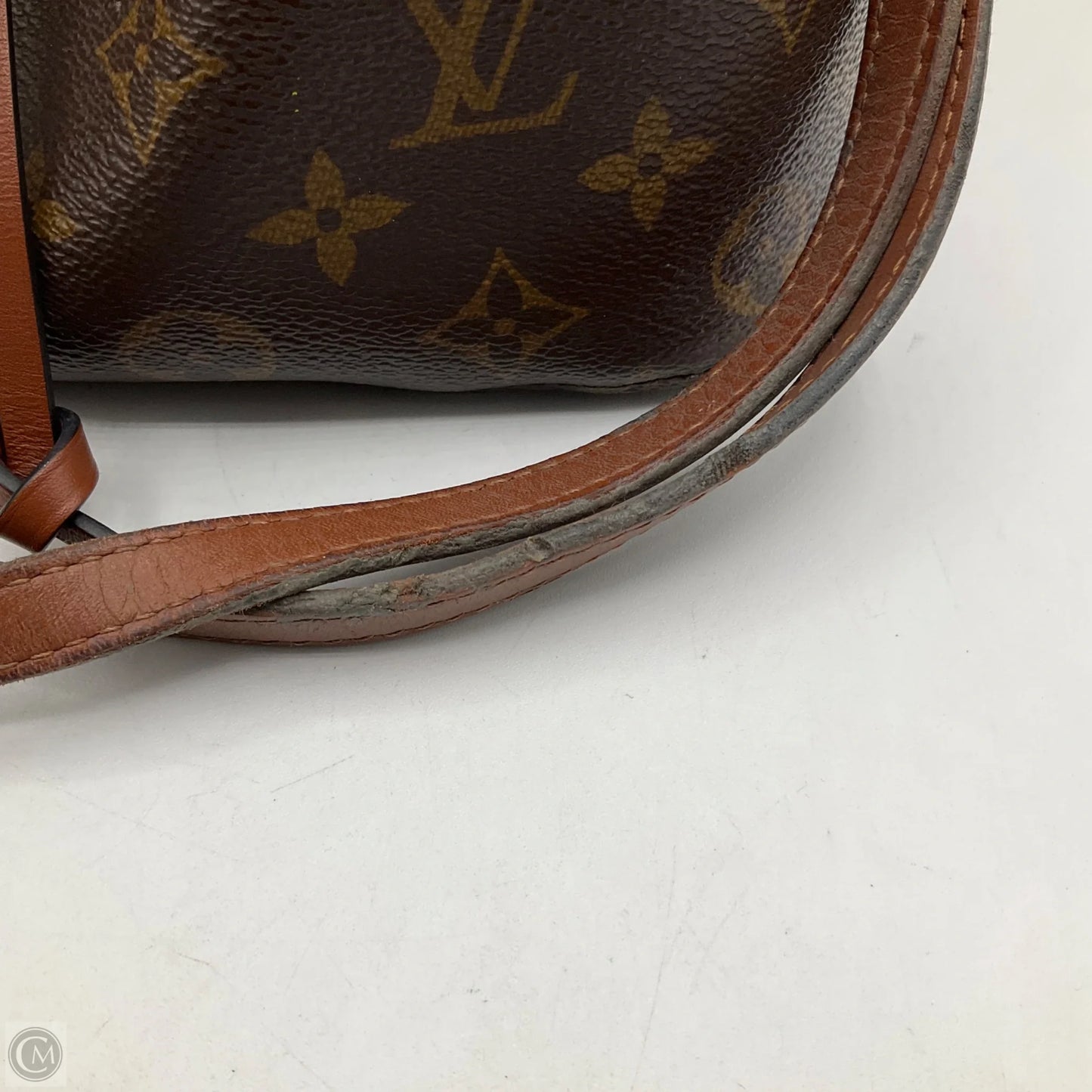 Handbag Luxury Designer By Louis Vuitton, Size: Medium