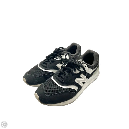 Shoes Athletic By New Balance In Black & White, Size: 8