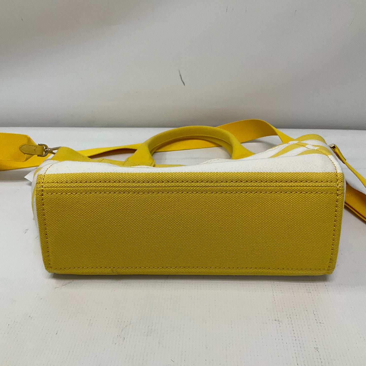 Crossbody Designer By Kate Spade, Size: Medium