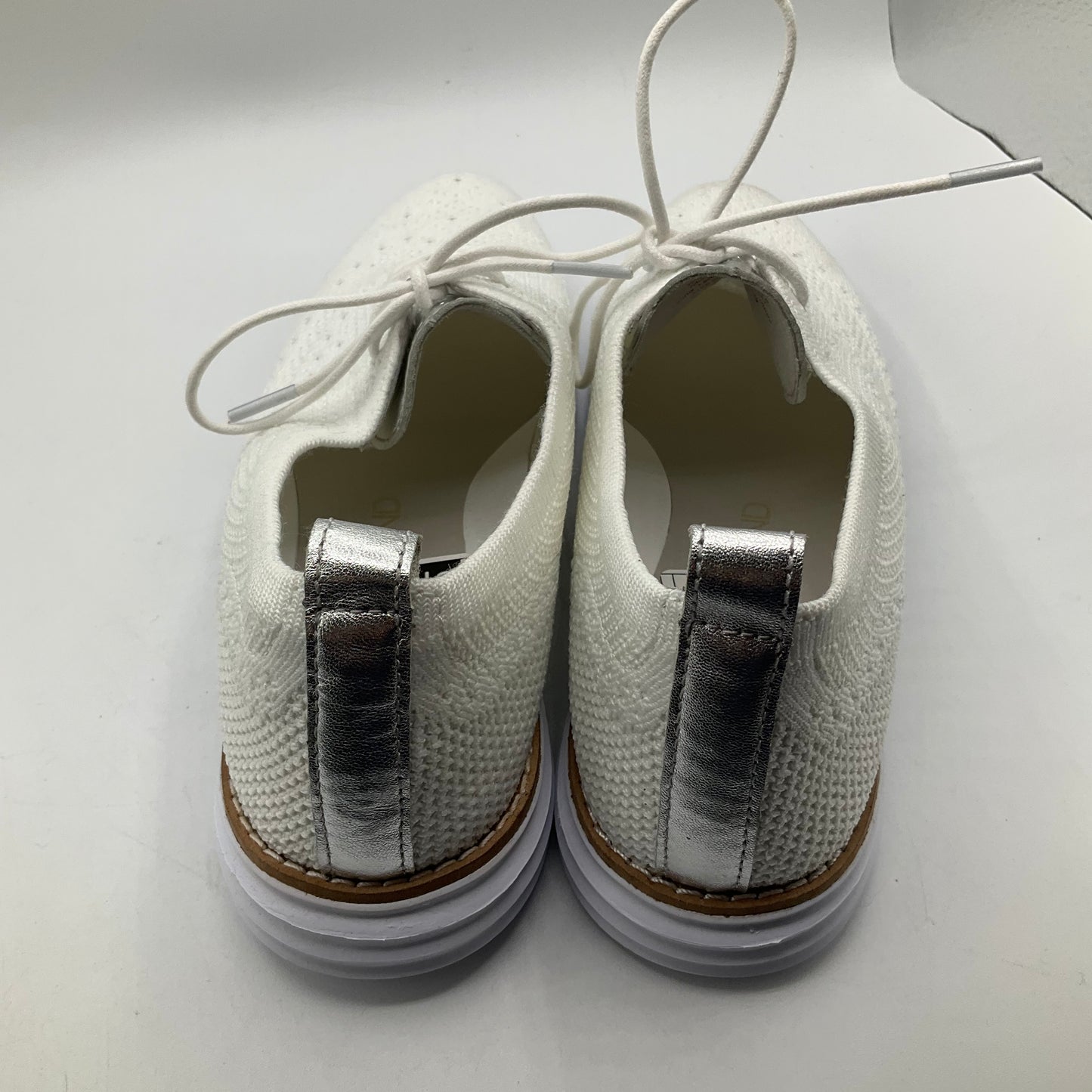 Shoes Flats By Cole-haan In White, Size: 9.5