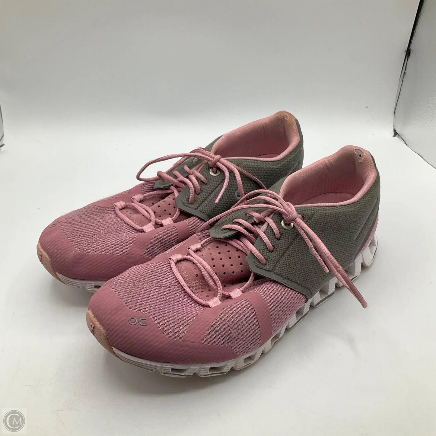 Shoes Athletic By On In Pink & White, Size: 8.5