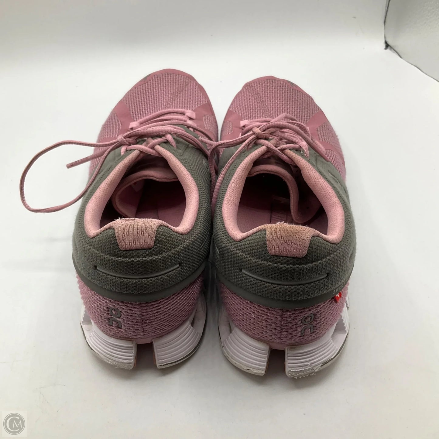 Shoes Athletic By On In Pink & White, Size: 8.5