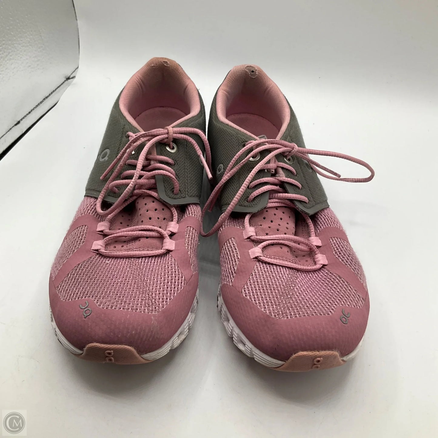 Shoes Athletic By On In Pink & White, Size: 8.5