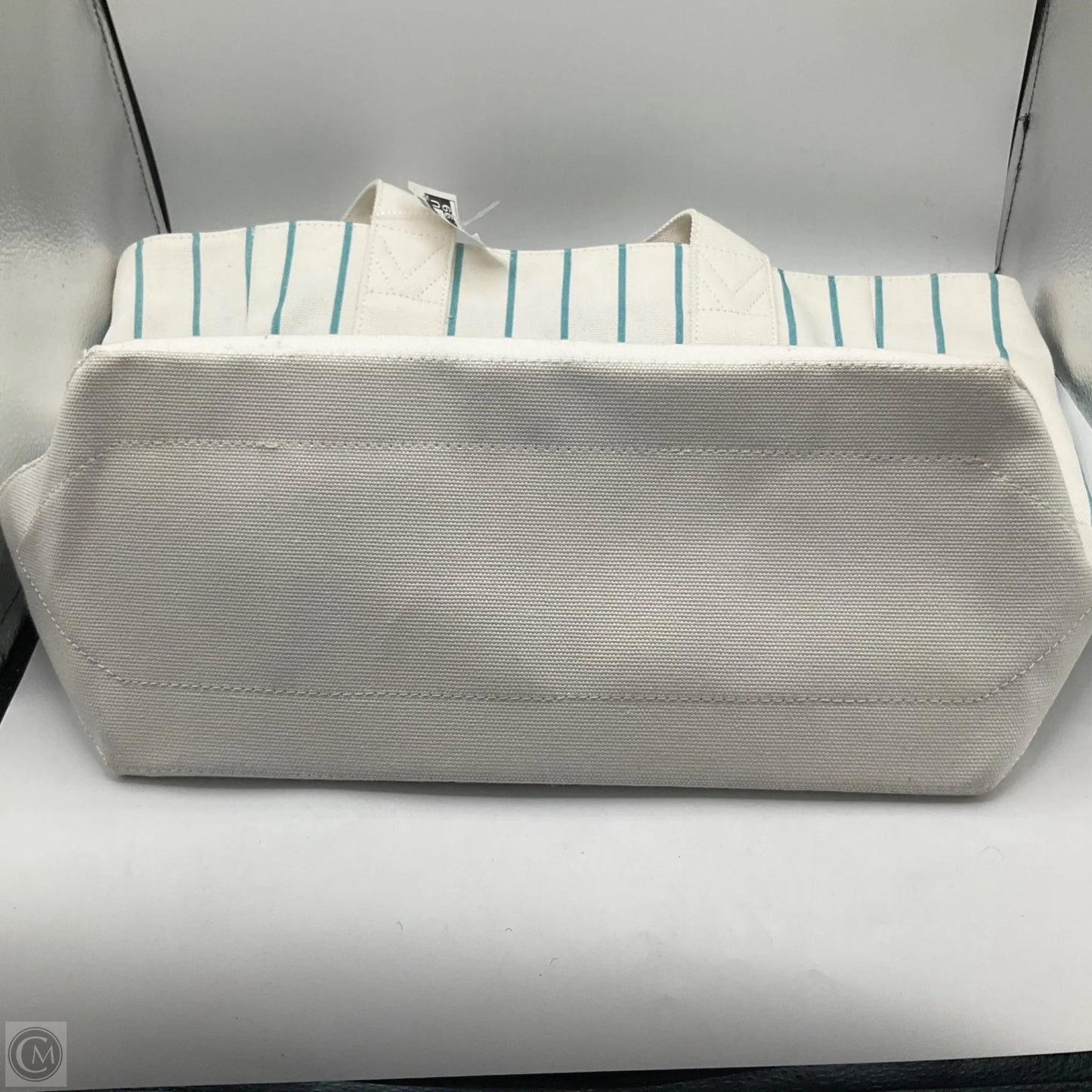 Tote By Vineyard Vines, Size: Medium