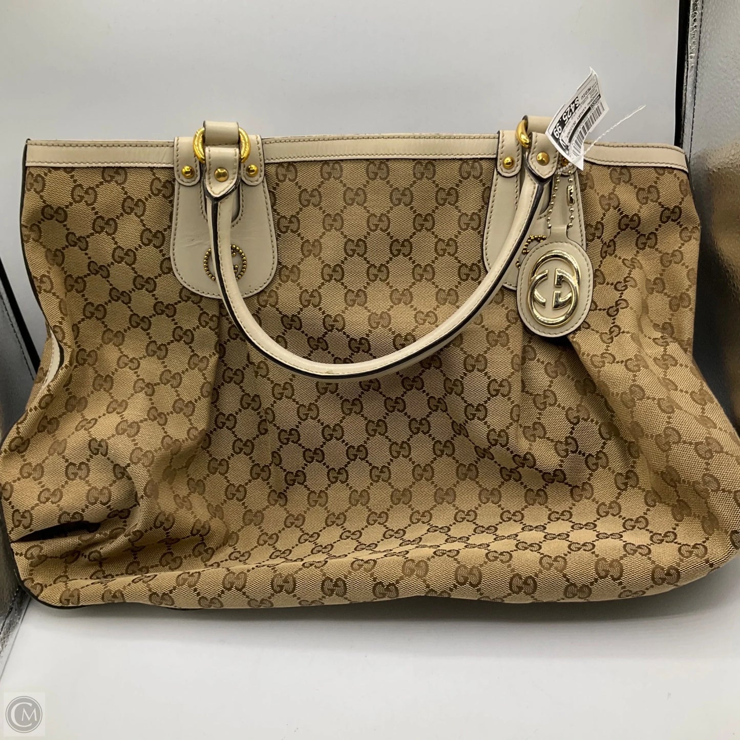 Handbag Luxury Designer By Gucci, Size: Medium