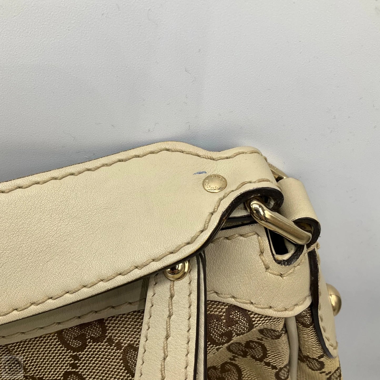 Handbag Luxury Designer By Gucci, Size: Medium