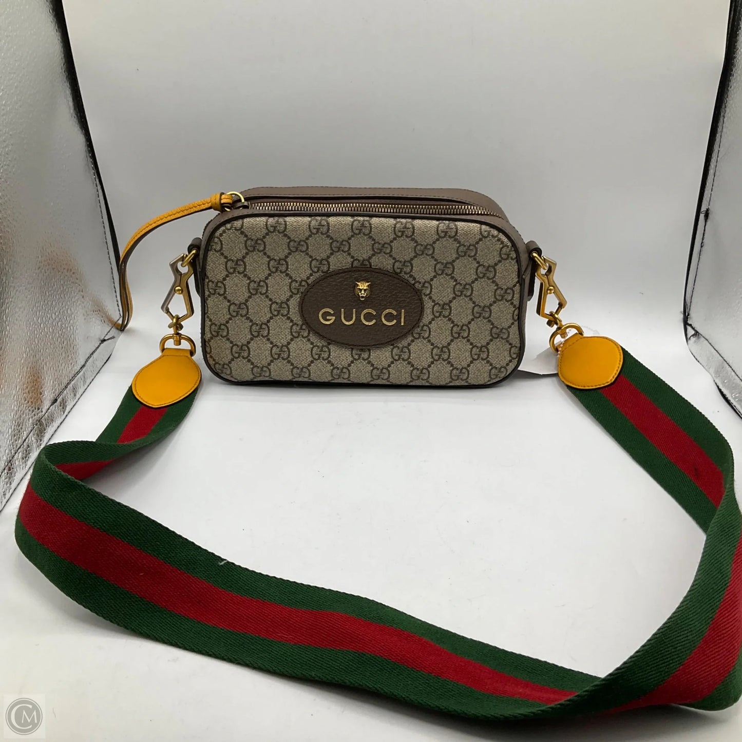 Crossbody Luxury Designer By Gucci, Size: Small