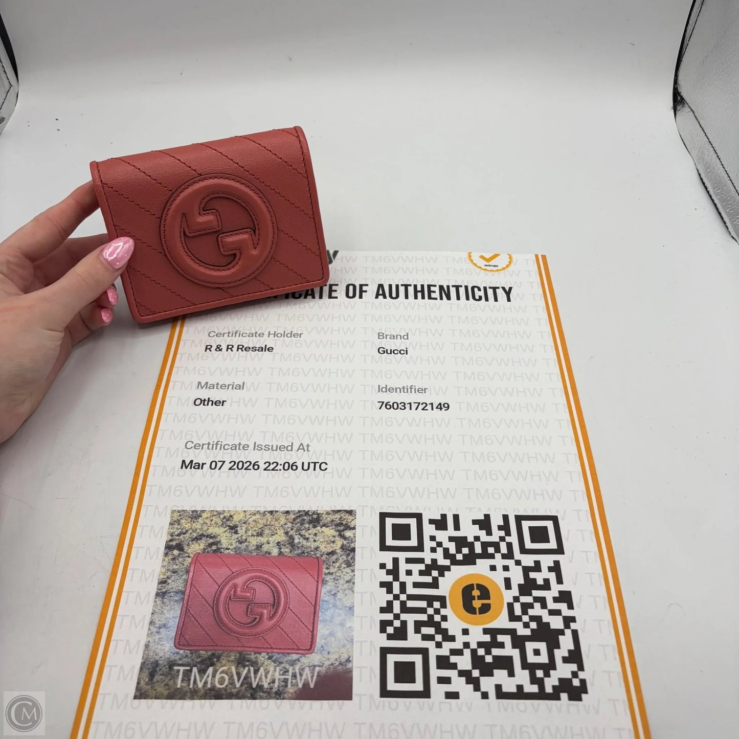 Wallet Luxury Designer By Gucci, Size: Small