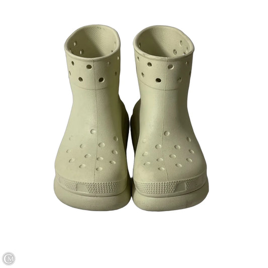 Boots Ankle Flats By Crocs In Ivory, Size: 6