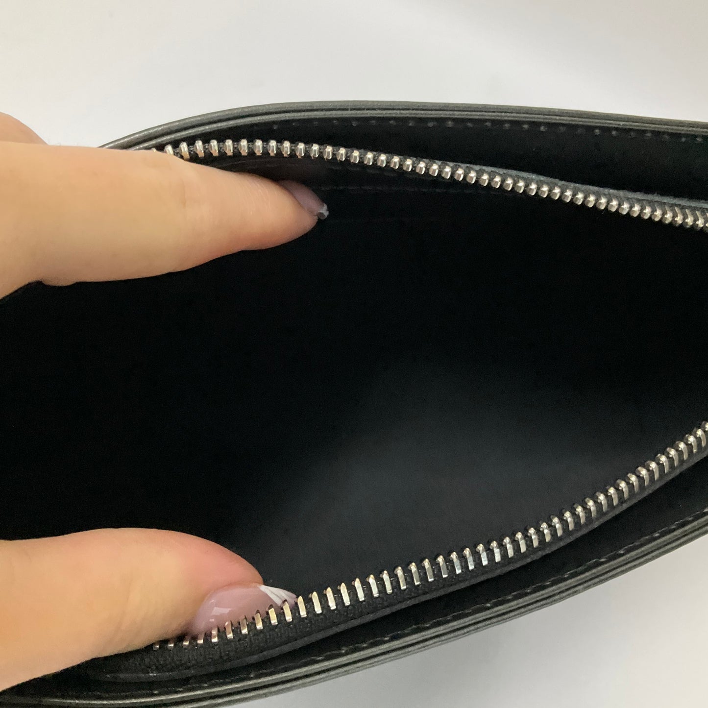 Handbag Luxury Designer By Louis Vuitton, Size: Small